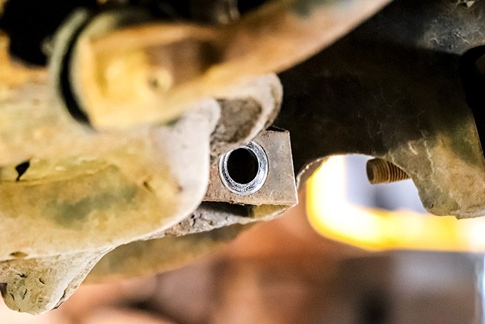 lower-shock-mount-bolt-hole.jpg lower-shock-mount-bolt-hole.jpg