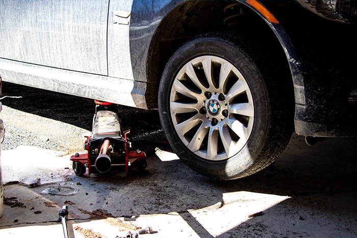 car-jack-under-car.jpg