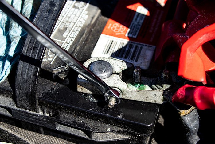 ford-f250-battery-terminal.jpg