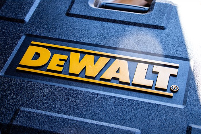 dewalt-192-piece-tool-set-case.jpg