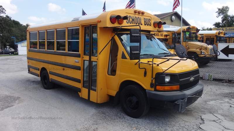 DSC00226usedBuses2009ChevroletThomas6LGasolineAutoHydraulicBrakes5RowAirConditioningRadioSeatB...jpg