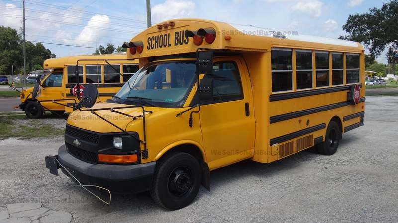 DSC00224usedBuses2009ChevroletThomas6LGasolineAutoHydraulicBrakes5RowAirConditioningRadioSeatB...jpg