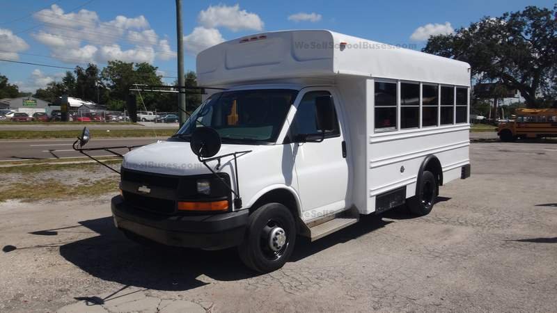 DSC01029UsedBuses2005ChevroletCollins6LGasolineAutoHydraulicBrakes5RowSeatBeltsRadioAirCondtio...jpg