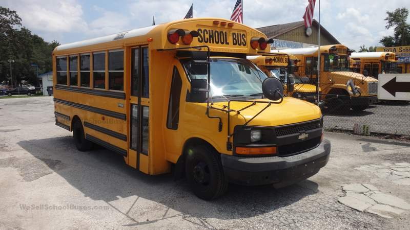 DSC00180UsedBuses2009ChevroletThomas6LGasolineAutoHydraulicBrakes5RowAirConditioningRadioSeatB...jpg