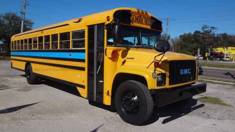 DSC00672 2002 GMC Bluebird 8.1L Allison Automatic Hydraulic Brakes 71 passenger Clean Used Flo...jpg