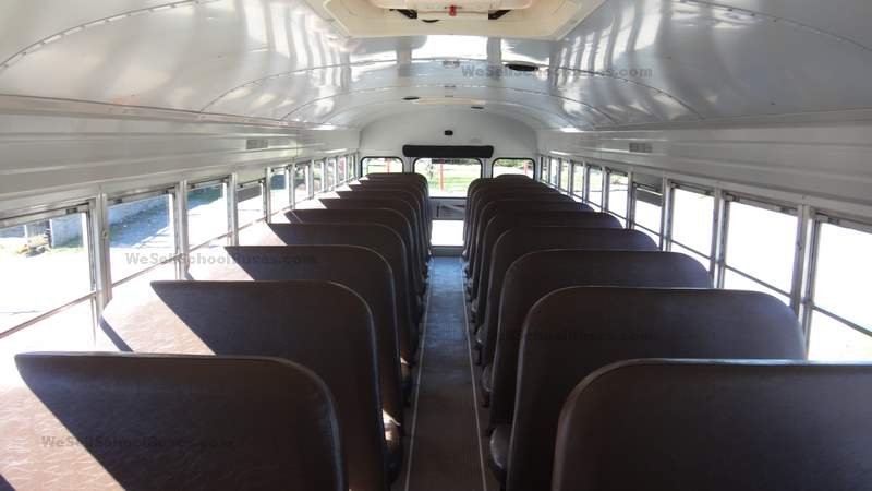 DSC00700 2002 GMC Bluebird 8.1L Allison Automatic Hydraulic Brakes 71 passenger Clean Used Flo...jpg