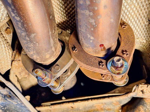 bmw-split-flange-exhaust-repair.jpg