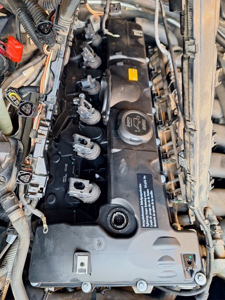 installed-replacement-valve-cover.jpg